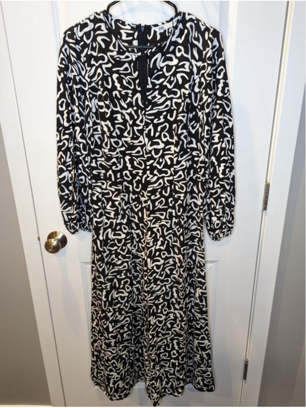 Women's Zara Black White Abstract Long Sleeve Midi Dress S
